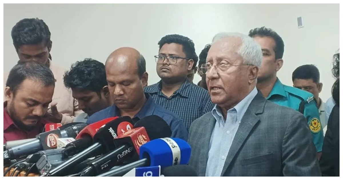 নির্বাচন কমিশনের (ইসি) সিনিয়র সচিব আখতার আহমেদ। ছবি: বাসস